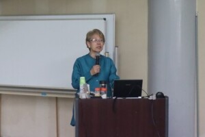椿氏